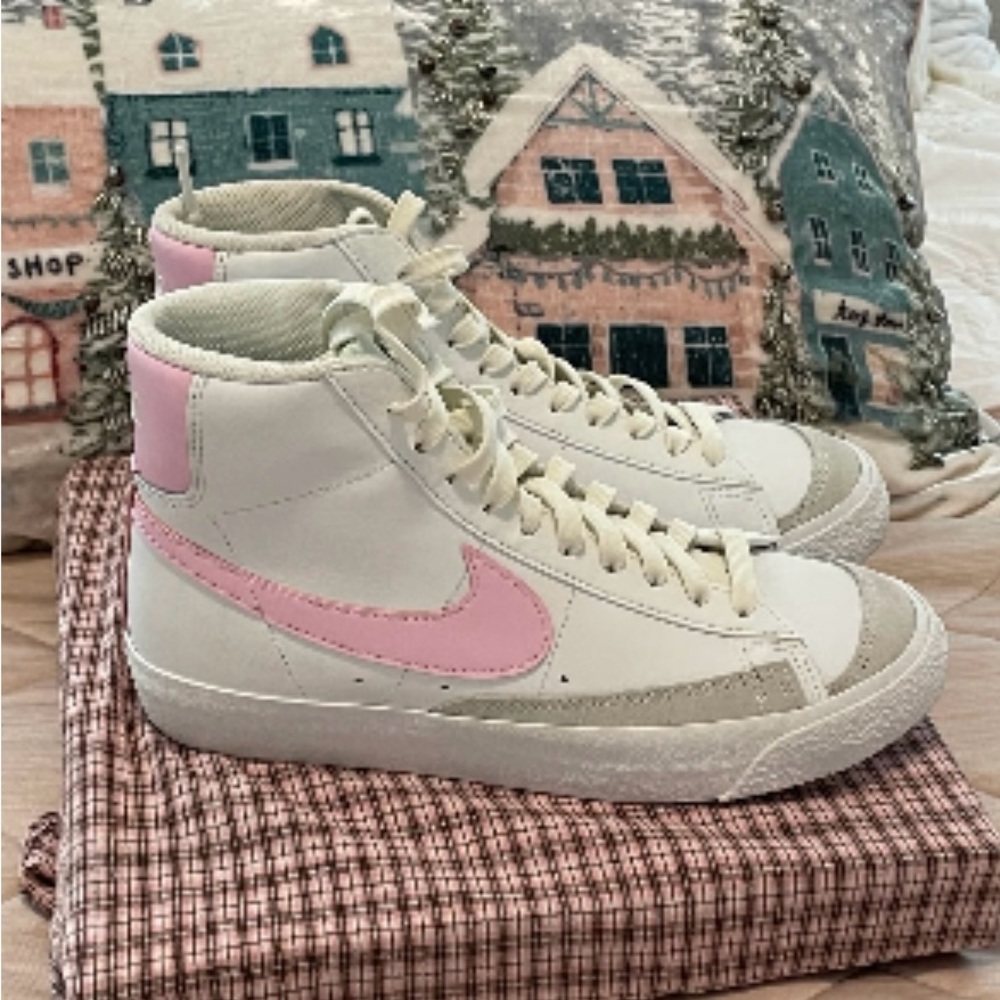 Girls Pink Nike Blazers